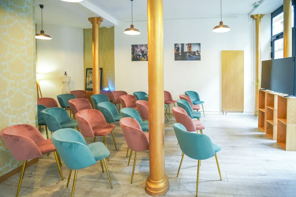 Espace indépendant - 75003 - 25 postes - 11900€