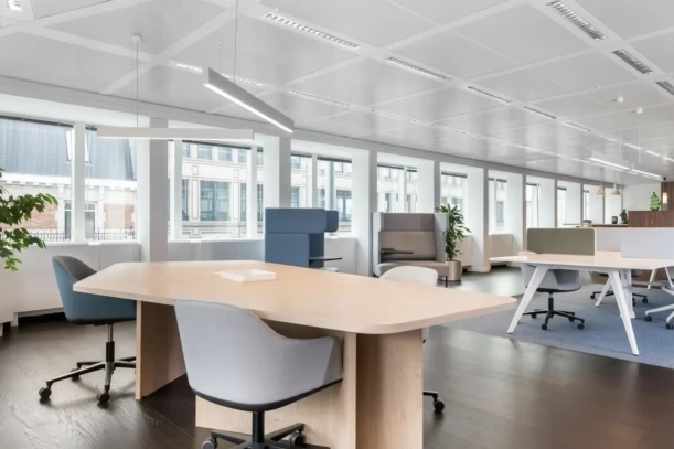 Bureau privé - 69125 - 15 postes - 4661€