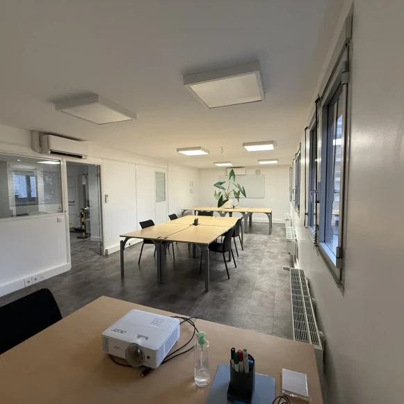 Espace indépendant 140 m² 18 postes Coworking Rue de l'Amiral Courbet Saint-Mandé 94160 - photo 1