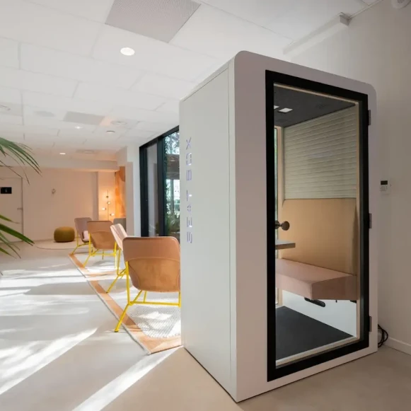 Bureau privé 26 m² 4 postes Location bureau Rue Etienne Lenoir Mauguio 34130 - photo 4