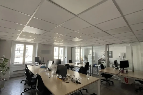 Open Space - 75002 - 10 postes - 350€