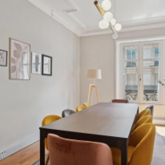 Bureau privé 145 m² 36 postes Location bureau Avenue Pierre 1er de Serbie Paris 75016 - photo 10