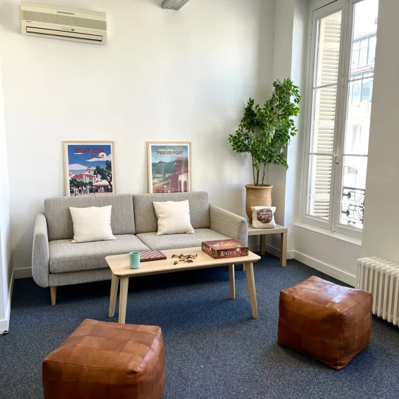 Espace indépendant 110 m² 24 postes Coworking Cours Saint-Louis Bordeaux 33300 - photo 3