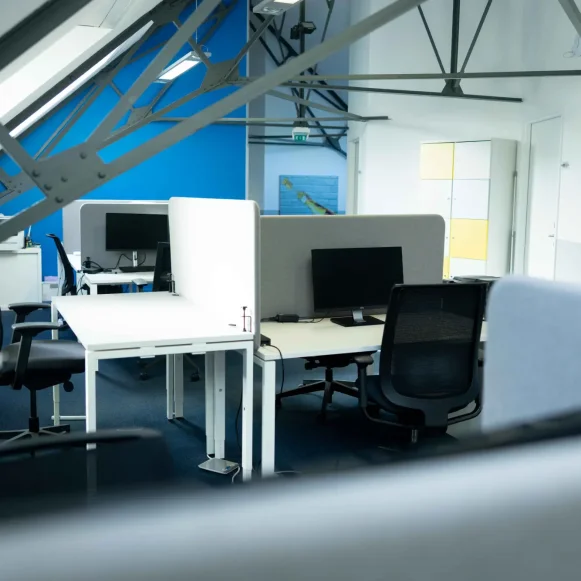 Open Space  13 postes Coworking Rue Paul Tavernier Fontainebleau 77300 - photo 1