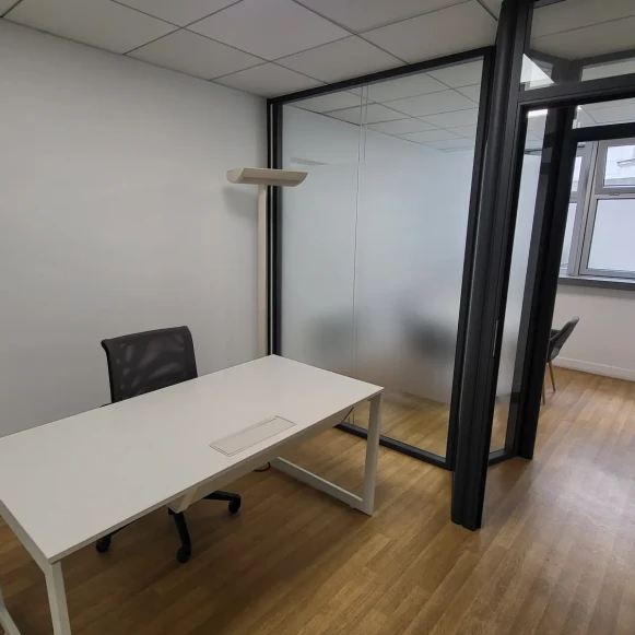 Bureau privé 12 m² 4 postes Location bureau Rue Louise Michel Levallois-Perret 92300 - photo 11