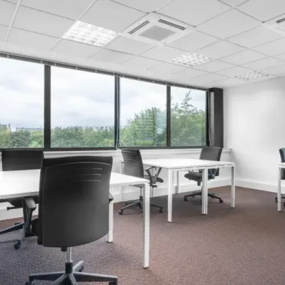 Bureau privé 25 m² 5 postes Coworking Boulevard de Leeds Lille 59777 - photo 5