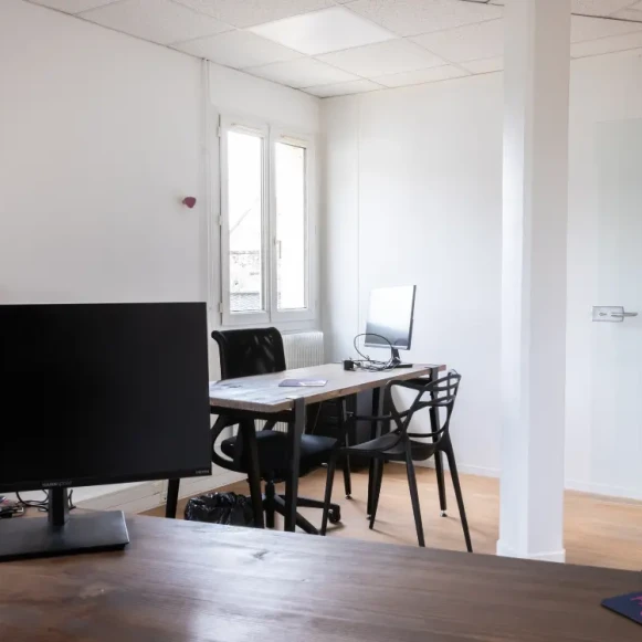 Bureau privé 9 m² 1 poste Coworking Rue Eugène Lair Viarmes 95270 - photo 5