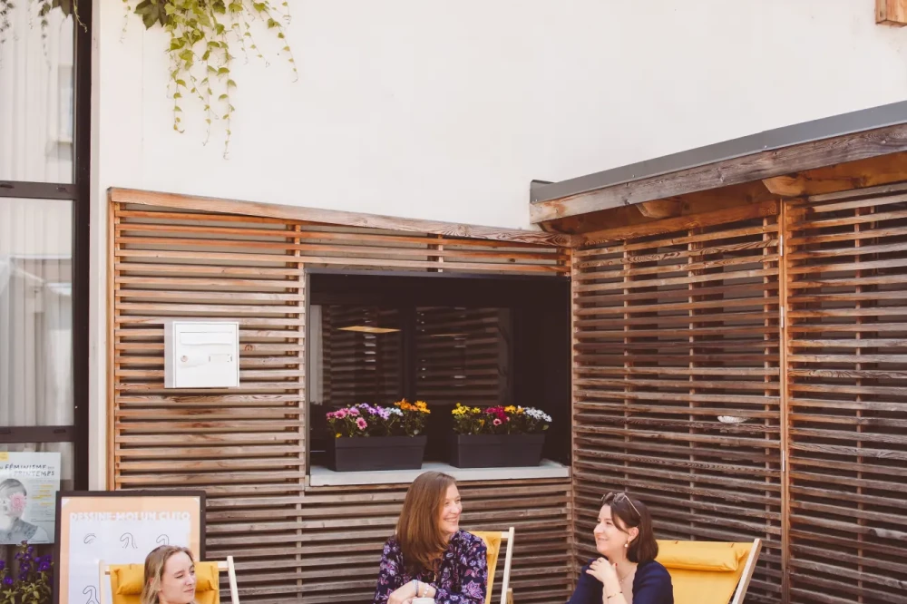 Open Space - 38000 - 15 postes - 200€