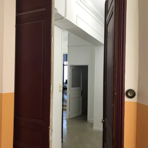 Bureau privé 12 m² 3 postes Coworking Rue Sainte Marseille 13001 - photo 8