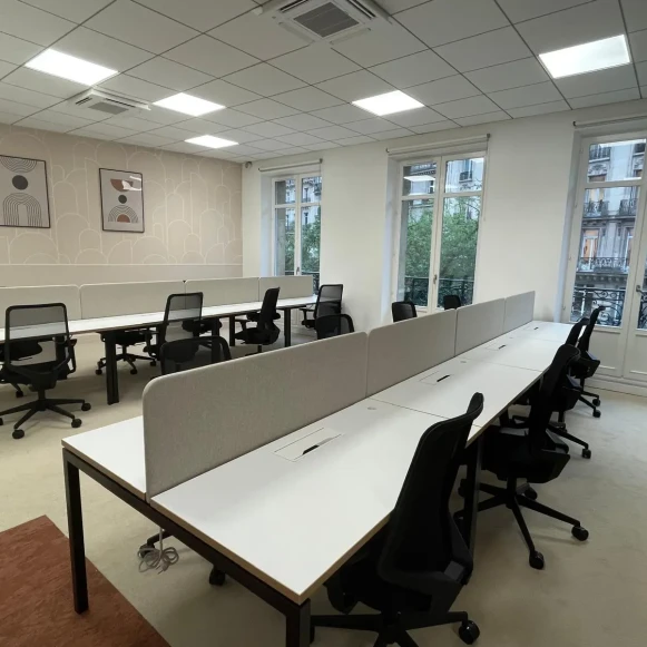 Espace indépendant 173 m² 31 postes Coworking Rue Montmartre Paris 75002 - photo 14