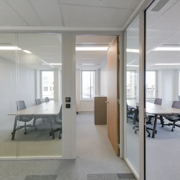 Bureau privé 22 m² 6 postes Coworking Rue Amédée Saint-Germain Bordeaux 33800 - photo 5