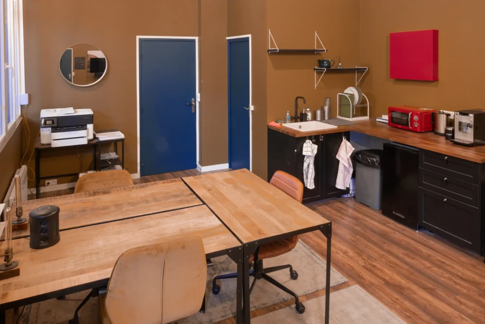 Espace indépendant - 94200 - 9 postes - 1800€