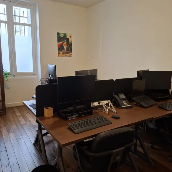 Espace indépendant 80 m² 8 postes Location bureau Rue Jonquoy Paris 75014 - photo 7