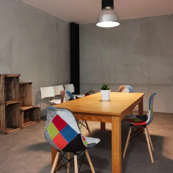 Bureau privé 18 m² 3 postes Location bureau Rue Virginie Hériot La Rochelle 17000 - photo 4