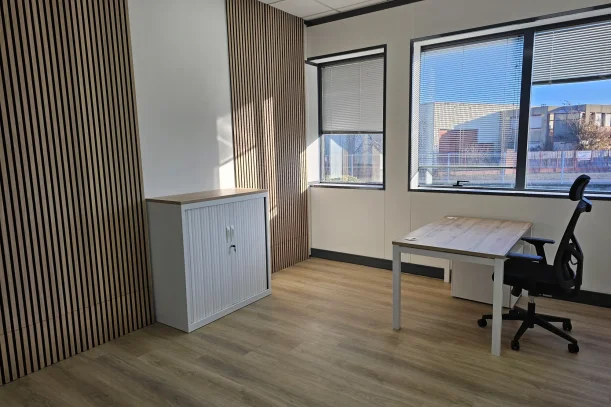 Bureau privé - 69680 - 3 postes - 790€