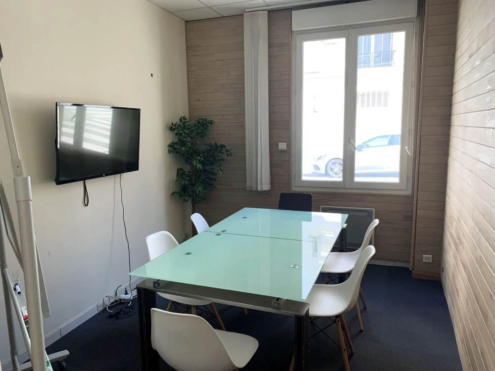 Open Space - 75015 - 6 postes - 335€