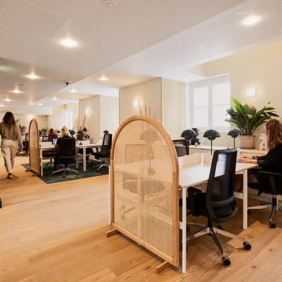 Bureau privé 34 m² 10 postes Coworking Rue Royale Paris 75008 - photo 13