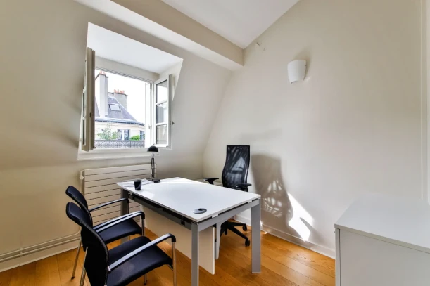 Bureau privé - 75017 - 1 poste - 750€