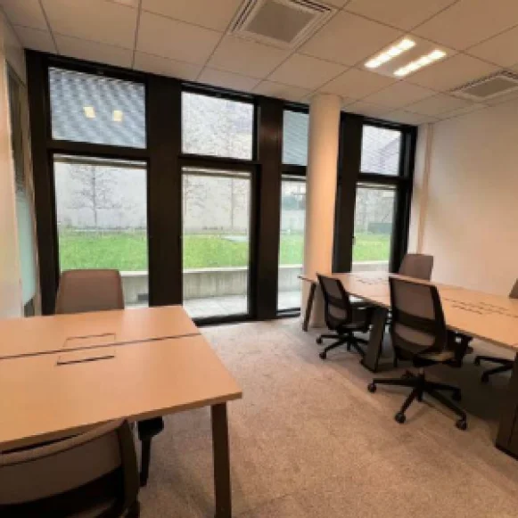 Bureau privé 12 m² 2 postes Location bureau Avenue de Paris Villejuif 94800 - photo 1