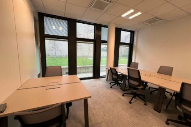 Bureau privé - 94800 - 2 postes - 680€