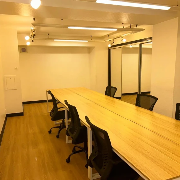 Bureau privé 40 m² 8 postes Coworking Rue Mathurin Régnier Paris 75015 - photo 4