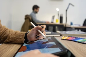 Open Space - 33000 - 6 postes - 320€