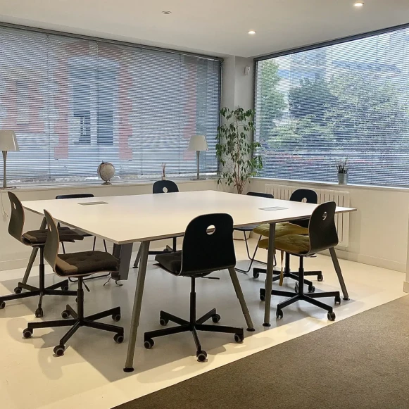 Bureau privé 20 m² 6 postes Coworking Rue Dupont des Loges Rennes 35000 - photo 1