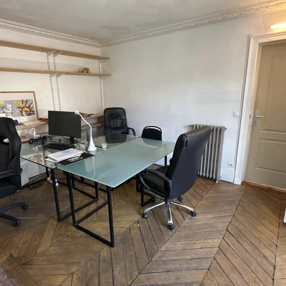 Bureau privé 15 m² 3 postes Location bureau Rue d'Hauteville Paris 75010 - photo 2