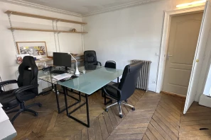 Bureau privé - 75010 - 3 postes - 990€