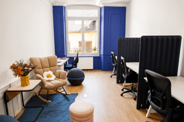 Open Space - 39600 - 4 postes - 180€