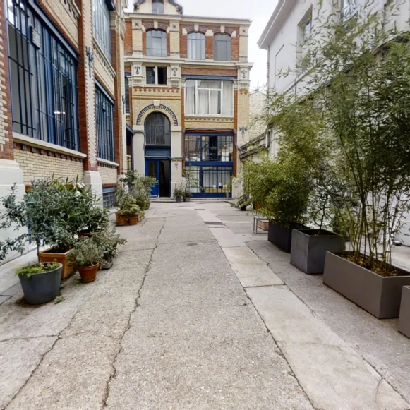 Bureau privé 25 m² 5 postes Coworking Rue Martel Paris 75010 - photo 7