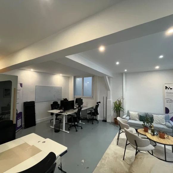 Espace indépendant 55 m² 8 postes Location bureau Rue de la Pierre Levée Paris 75011 - photo 1