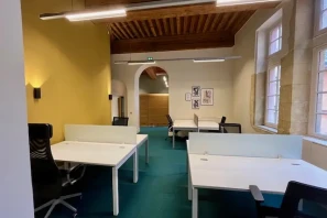 Open Space - 69002 - 6 postes - 300€