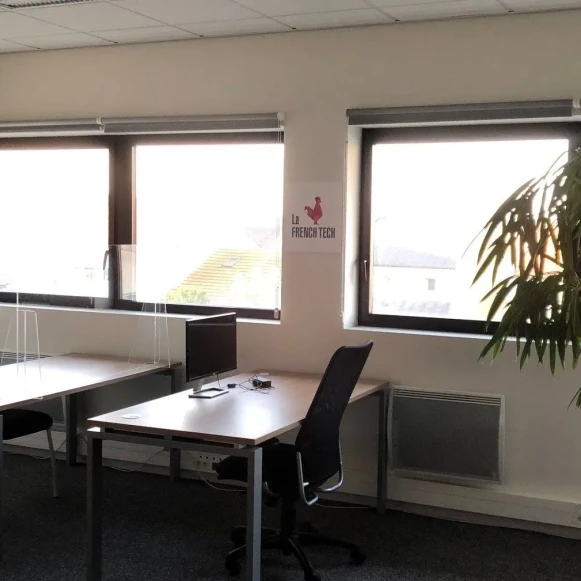 Bureau privé 36 m² 8 postes Location bureau Rue Romain Rolland Nantes 44100 - photo 1