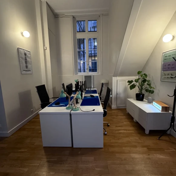 Bureau privé 25 m² 4 postes Location bureau Rue de l'Odéon Paris 75006 - photo 9