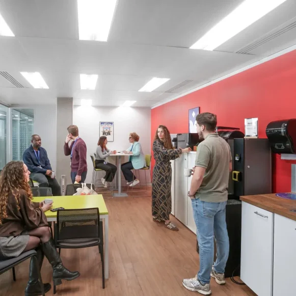 Bureau privé 27 m² 6 postes Coworking Rue Philidor Paris 75020 - photo 7