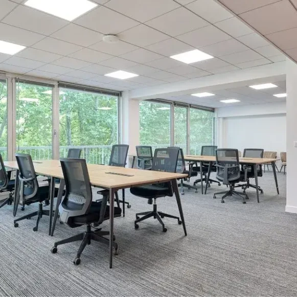 Espace indépendant 330 m² 30 postes Coworking Quai du Président Carnot Saint-Cloud 92210 - photo 2