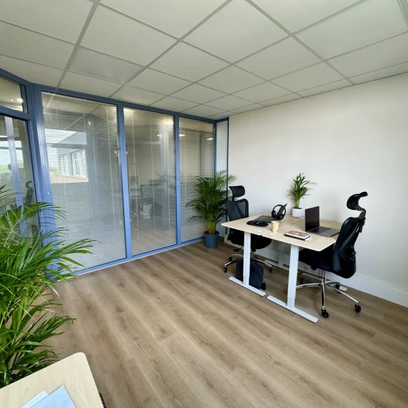 Bureau privé 16 m² 3 postes Location bureau Boulevard de Strasbourg Lille 59000 - photo 2