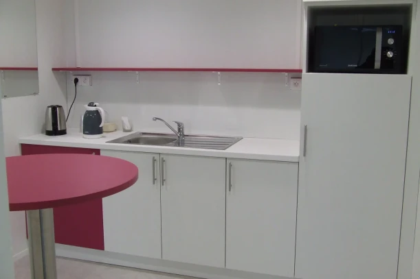 Open Space - 44200 - 22 postes - 150€