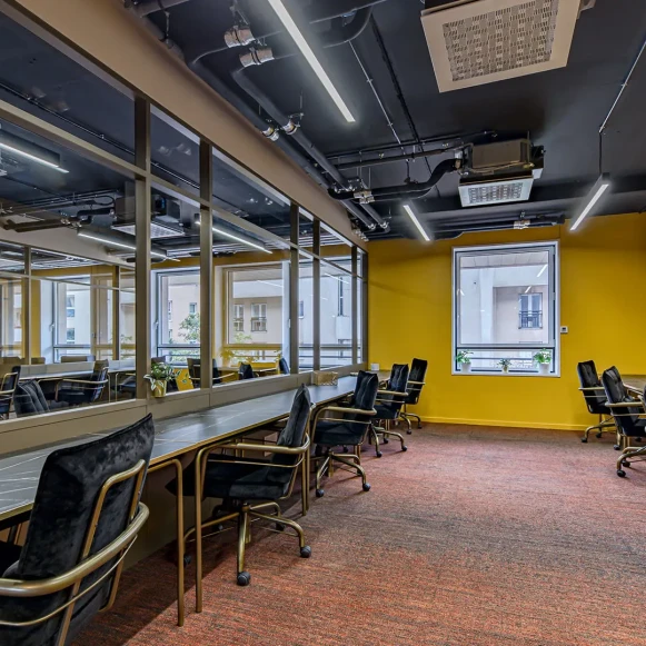 Bureau privé 23 m² 8 postes Location bureau Boulevard national La Garenne-Colombes 92250 - photo 1