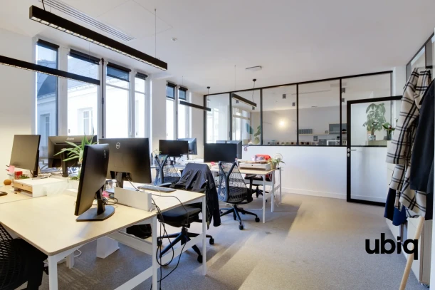 Espace indépendant - 75008 - 42 postes - 34860€