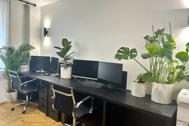 Bureau privé - 75008 - 4 postes - 1760€