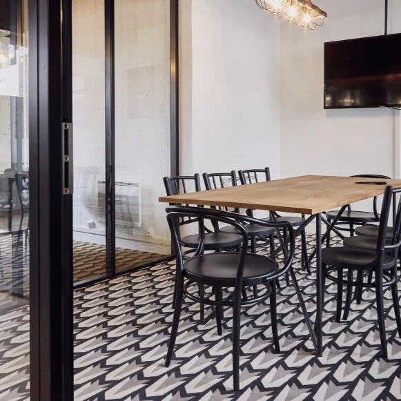 Bureau privé 14 m² 4 postes Location bureau Rue Jean Jaurès Bagnolet 93170 - photo 4