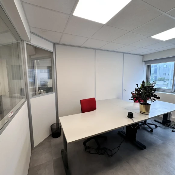 Bureau privé 14 m² 2 postes Location bureau Rue d'Arras Nanterre 92000 - photo 1