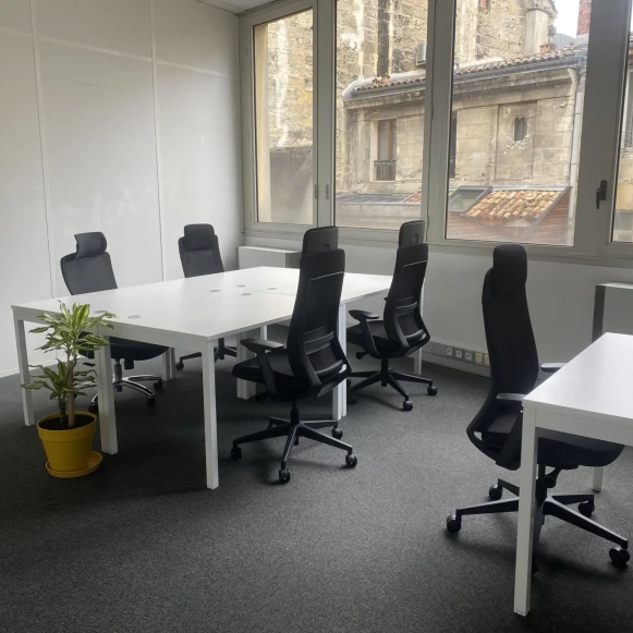 Espace indépendant 70 m² 10 postes Location bureau Rue Edmond Michelet Bordeaux 33000 - photo 3