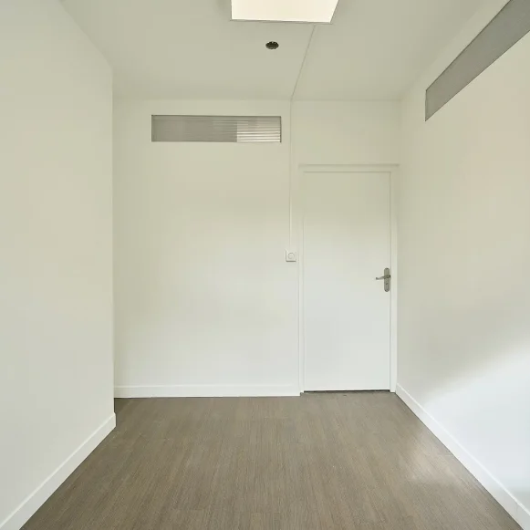 Bureau privé 12 m² 4 postes Coworking Rue de Fontenoy Lille 59000 - photo 1