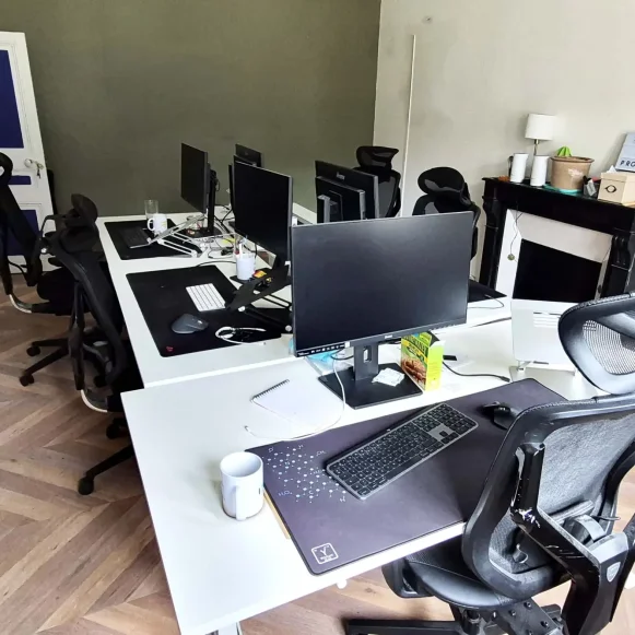 Bureau privé 25 m² 5 postes Location bureau Rue Jean Guéhenno Rennes 35700 - photo 2