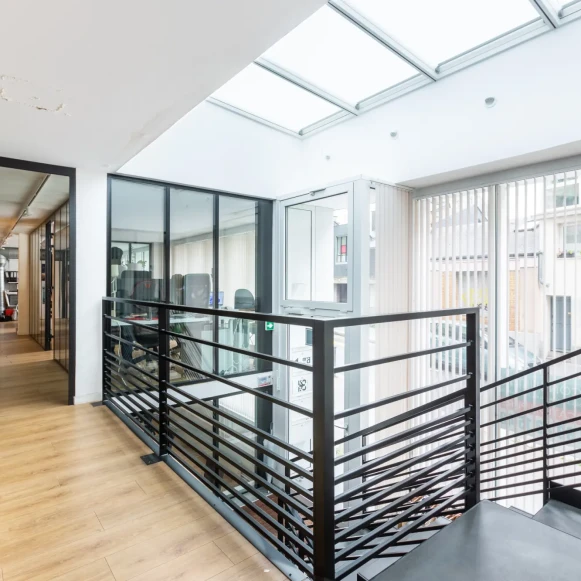 Espace indépendant 80 m² 15 postes Coworking Rue Henri Chevreau Paris 75020 - photo 7