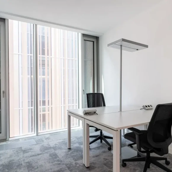 Bureau privé 12 m² 3 postes Coworking Rue Blanche Paris 75009 - photo 3