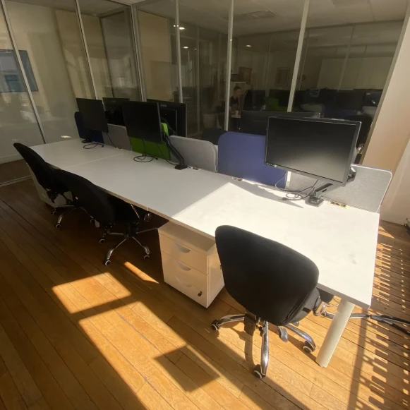 Bureau privé 25 m² 6 postes Coworking Rue du Renard Paris 75004 - photo 7